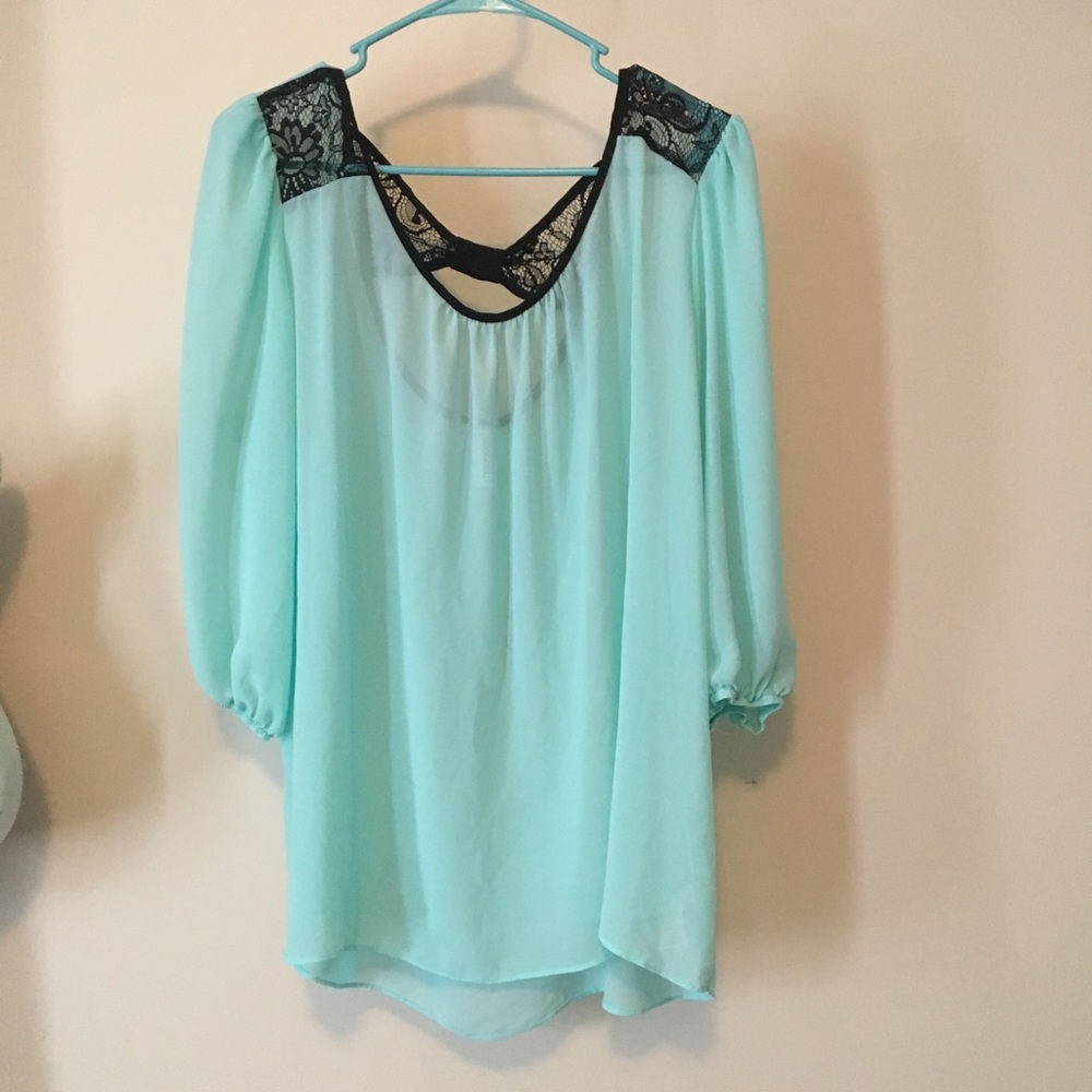 Maurice’s top